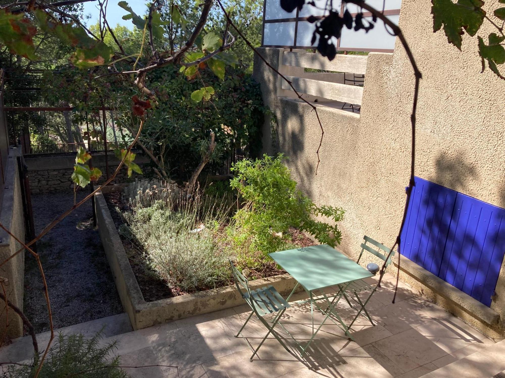 Le Gite Sous Les Pins Les Taillades Bagian luar foto